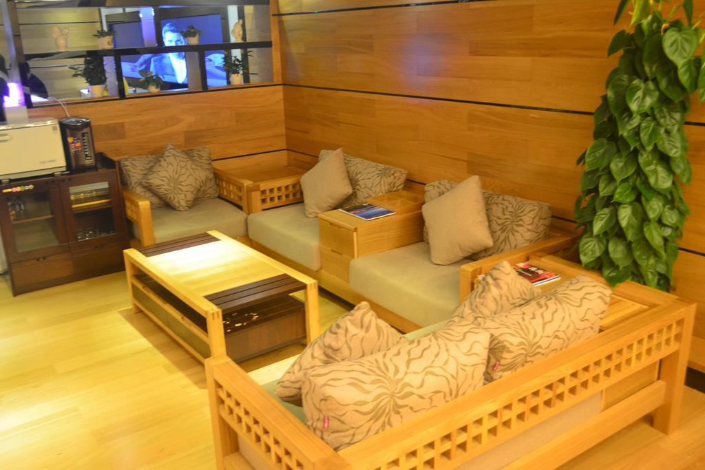 Lavande Hotel Zhuhai Gongbei Port Square Exteriör bild