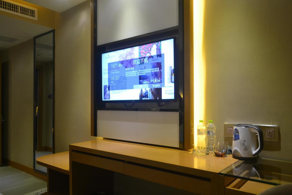Lavande Hotel Zhuhai Gongbei Port Square Exteriör bild