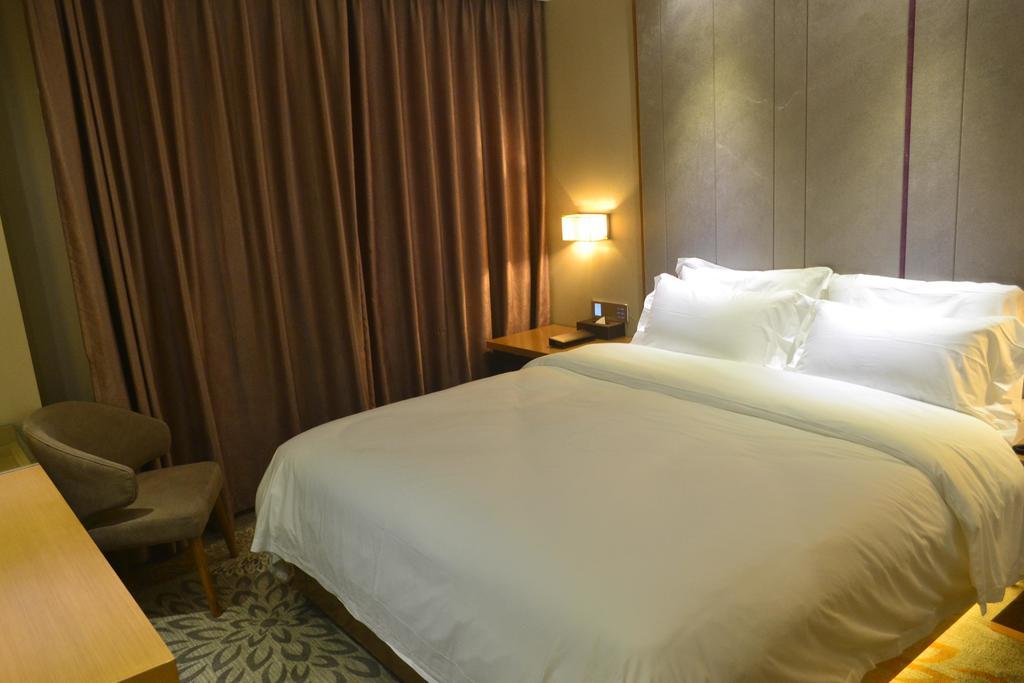 Lavande Hotel Zhuhai Gongbei Port Square Rum bild