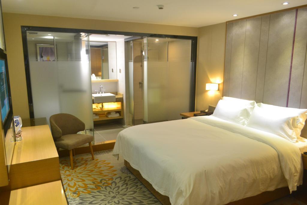 Lavande Hotel Zhuhai Gongbei Port Square Exteriör bild