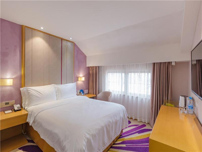 Lavande Hotel Zhuhai Gongbei Port Square Exteriör bild